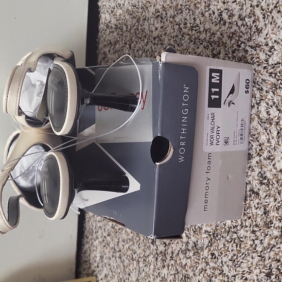 Worthington- Valchar, Ivory Slingback Heels - Picture 5 of 6